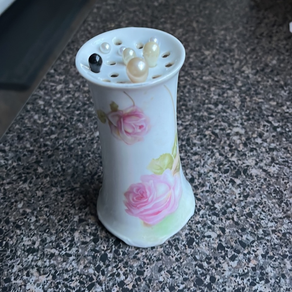 RS Germany hat pin holder